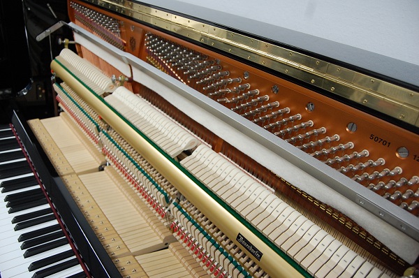 gebrauchtes Klavier Foto 3