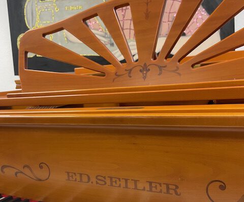 gebrauchter Flügel Foto 4